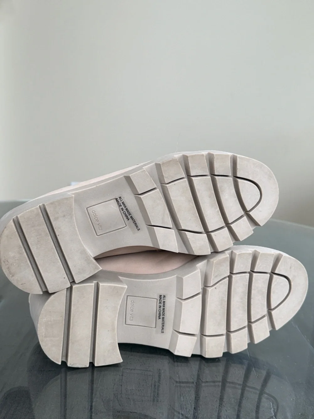 DV by Dolce Vita Neeka Chunky Platform Loafer, color Dune. Womens Size 10.
